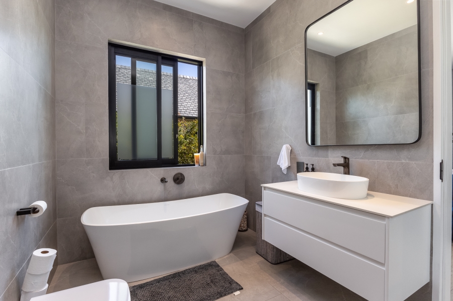 4 Bedroom Property for Sale in Pearl Valley at Val de Vie Western Cape